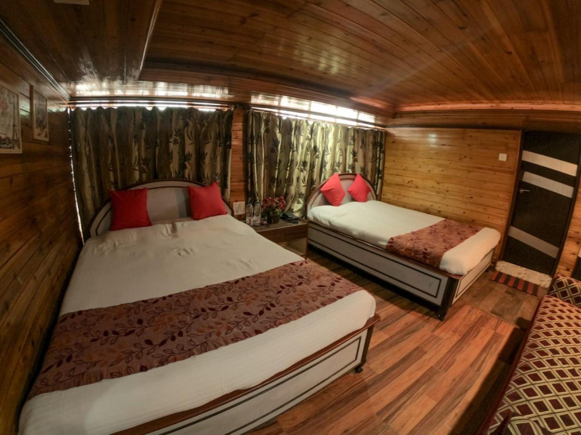 Grg Broadway Mall Road Darjeeling By Royal Collection Hotel Ngoại thất bức ảnh