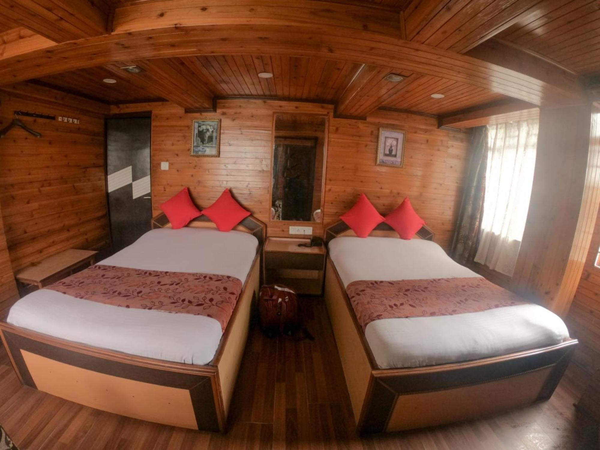 Grg Broadway Mall Road Darjeeling By Royal Collection Hotel Ngoại thất bức ảnh